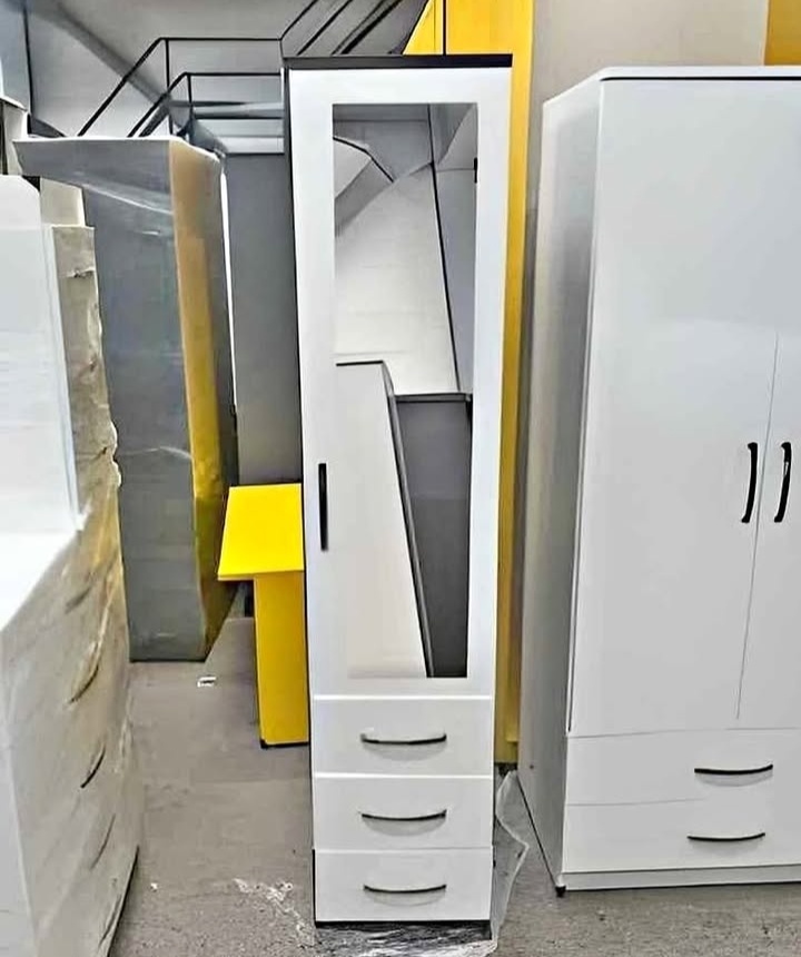 1 Door Wardrobe – Compact Single Storage